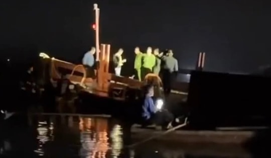 6 người mất tích sau vụ lật tàu chở khách trên hồ Thác Bà