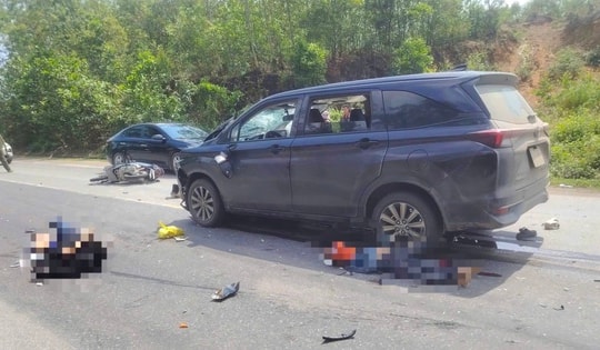 Bốn người thương vong sau vụ tai nạn trên QL12A