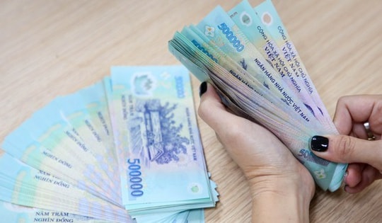 Bức tranh lương 2026: Khu vực công tăng mạnh phụ cấp, doanh nghiệp phân hóa sâu