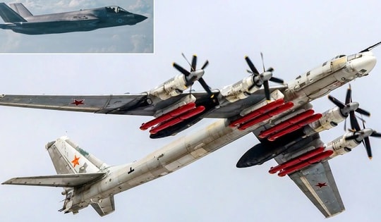 Loạt tiêm kích Mỹ đồng loạt xuất kích chặn biên đội ném bom Nga