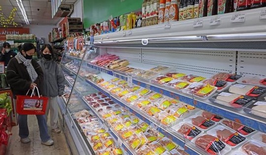 Người dân duy trì mua sắm, chi tiêu tiết kiệm trong dịp Tết Nguyên đán