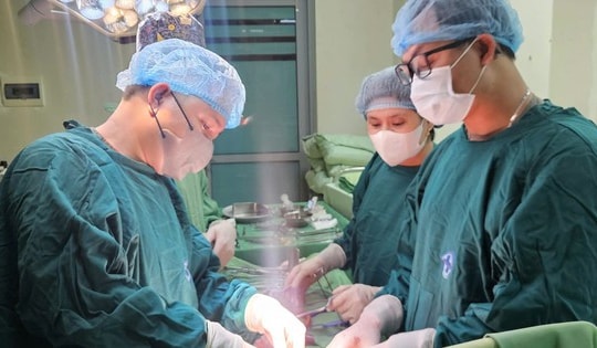 3 giờ căng thẳng cứu bệnh nhân nguy cơ tử vong rất cao giữa kỳ nghỉ Tết