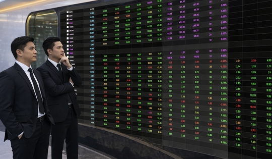 Chứng khoán khai xuân rực rỡ phiên ngày 23/2