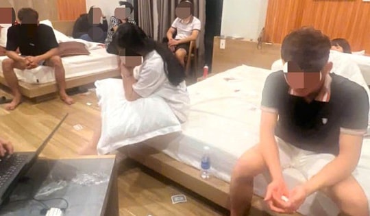 Đột kích khách sạn, phát hiện 8 thanh thiếu niên dương tính ma túy, có 2 em 14 tuổi