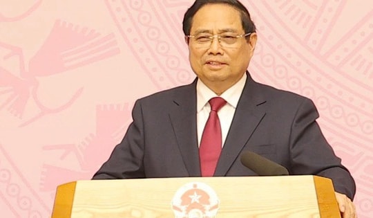 Thủ tướng: Nghề y là một nghề cao quý, là biểu tượng của sự hy sinh, lòng nhân ái, trí tuệ, sự kiên trì...