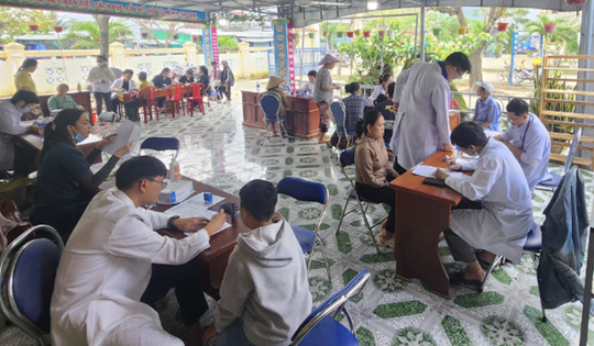 Ở đâu có khó khăn, bệnh tật, ở đó có y bác sĩ