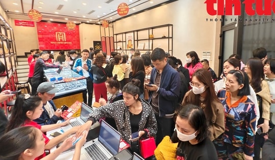 Giá vàng ngày 28/2: Thế giới bật tăng mạnh, trong nước phục hồi sau vía Thần Tài