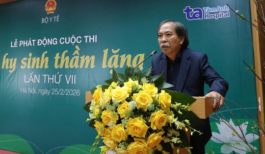 Nhà văn Nguyễn Quang Thiều: ‘Sự hy sinh thầm lặng’ tôn vinh thầy thuốc, ‘nhắn’ bệnh nhân đừng tuyệt vọng