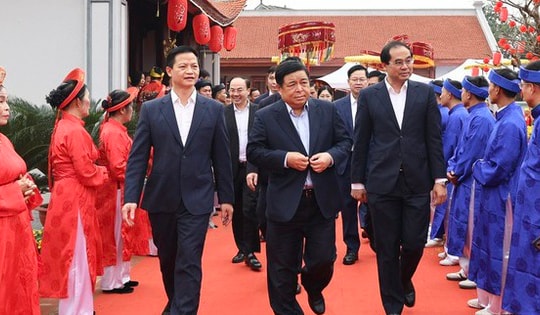 Phó Thủ tướng Nguyễn Chí Dũng dự Lễ hội 'Vạn Xuân khai quốc'