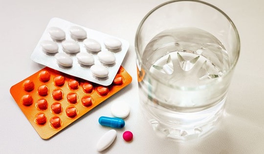 3 loại vitamin và khoáng chất không nên uống vào buổi sáng