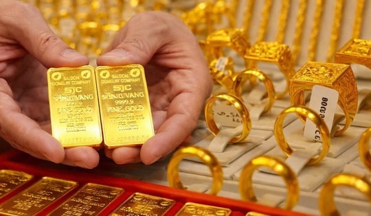 Chốt giá vàng hôm nay ngày 1/3 tăng cực mạnh, người mua lãi đậm