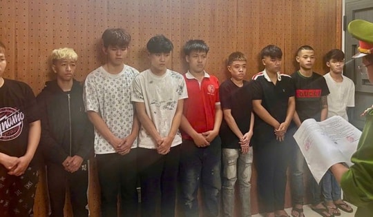 Khởi tố tội giết người 13 thanh thiếu niên truy đuổi người đi đường