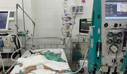 Cứu sống ngoạn mục cháu bé mắc tay chân miệng nguy kịch trong những ngày Tết