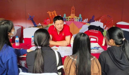 Sĩ tử loay hoay chọn ngành học giữa đam mê và thực tế