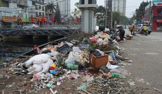 Từ 1/3, đổ rác ra đường không đúng nơi quy định có thể bị phát đến 2 triệu đồng