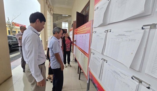 ‘Đi từng ngõ, gõ từng nhà’ để đảm bảo quyền lợi cử tri trước ngày hội lớn tại Thanh Hóa