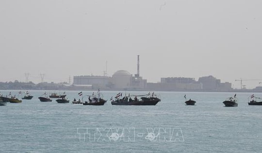 Các hãng vận tải biển lớn đình chỉ hoạt động qua Eo biển Hormuz