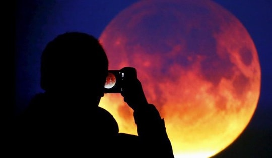 Mặt Trăng sẽ nhuộm đỏ bầu trời đêm mai
