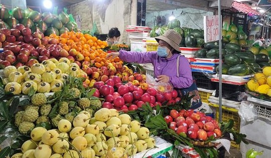 Rằm tháng Giêng: Hàng hóa đa dạng, giá ổn định