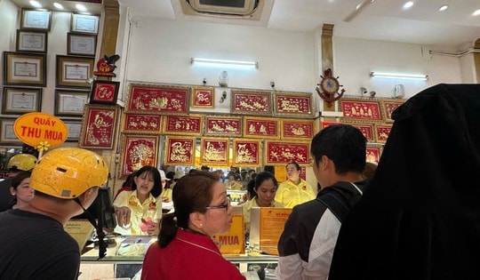 Vàng ‘quay xe’, mất mốc 190 triệu đồng/lượng