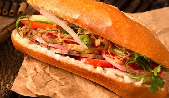 Bộ Y tế vào cuộc vụ nghi ngộ độc thực phẩm sau ăn bánh mì tại TP. Hồ Chí Minh