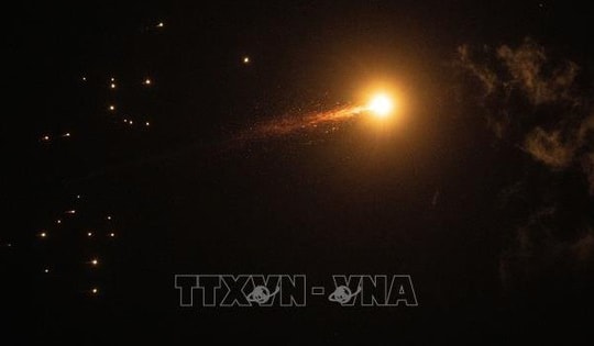 Xung đột tại Trung Đông: Iran tiếp tục phóng tên lửa vào Israel