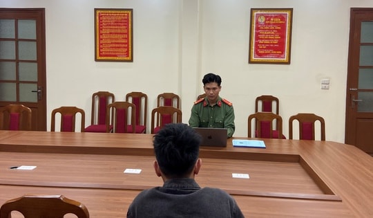 Nam thanh niên bị phạt 15 triệu do không thông báo website thương mại điện tử bán hàng