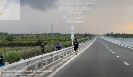 Nguy cơ tai nạn trên cao tốc Hậu Giang - Cà Mau khi vừa thi công vừa khai thác