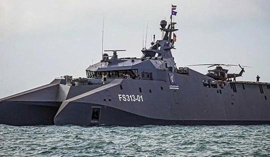 Tàu chiến hai thân tối tân của Iran bị đánh chìm giữa làn sóng không kích dữ dội
