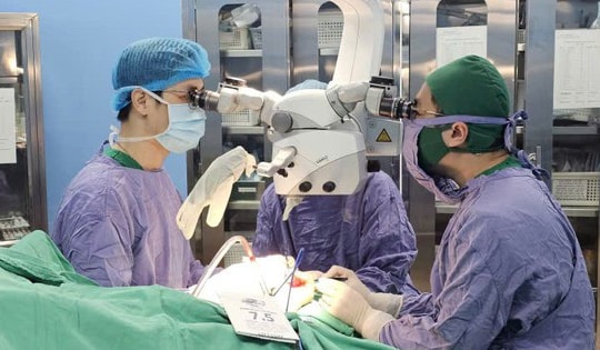 Vi phẫu tái lập tuần hoàn bàn tay gần đứt rời do tai nạn lao động