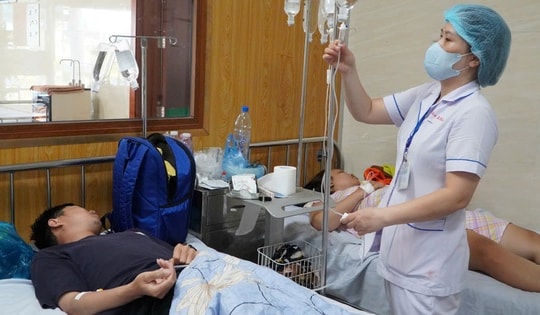 Số ca nghi ngộ độc sau ăn bánh mì lề đường tại Vũng Tàu đã tăng lên 92 ca