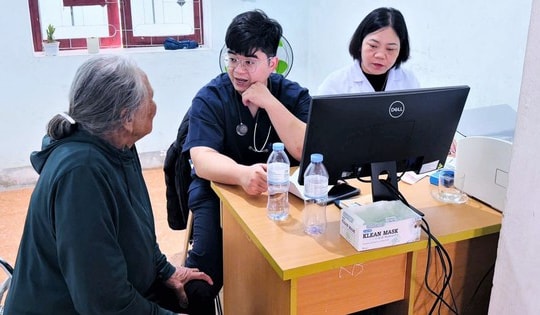 Tăng cường bác sĩ tuyến Trung ương hỗ trợ y tế Hà Tĩnh