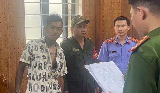 Khởi tố đối tượng dùng dao khống chế cô gái trẻ trong phòng trọ để cướp tài sản