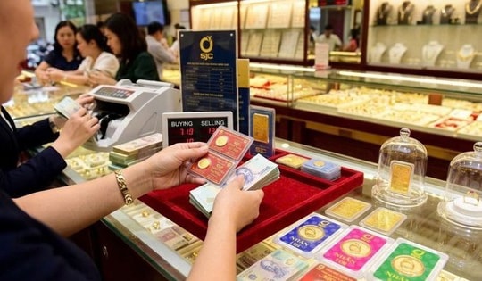 Giá vàng SJC giảm hơn 2 triệu đồng trong buổi sáng