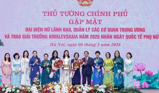 Thủ tướng: Phụ nữ không chỉ giữ lửa gia đình mà còn mở 'chìa khóa' phát triển của quốc gia, dân tộc