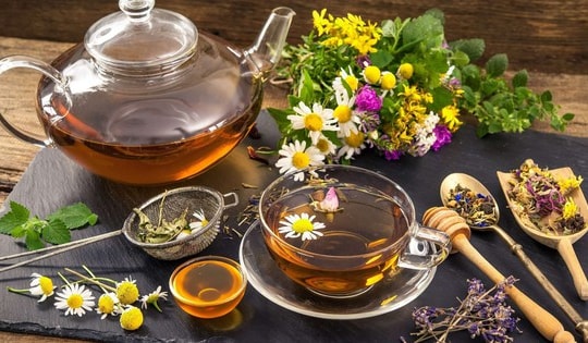 Vì sao trà thảo dược không thể thay thế được nước lọc?