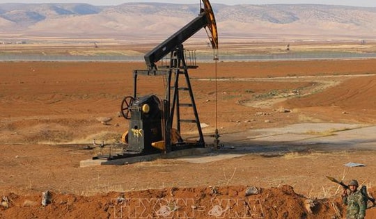 Giá dầu Brent vượt ngưỡng 90 USD/thùng