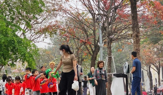 Miền bắc duy trì sương mù, trưa chiều nắng mạnh trước khi đón không khí lạnh