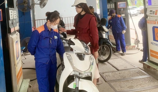 Bộ Công thương đề xuất doanh nghiệp bán lẻ được tự quyết giá xăng dầu