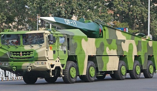 Trung Quốc tiết lộ biến thể mới của tên lửa siêu thanh mệnh danh 'sát thủ tàu sân bay' DF-17