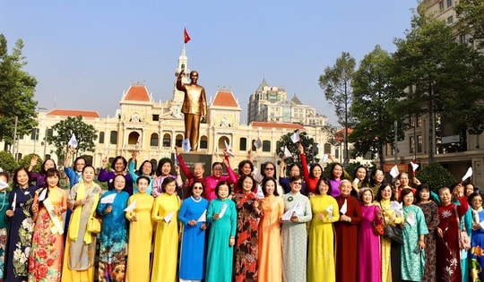 Phụ nữ TPHCM khẳng định vai trò trong thời kỳ mới