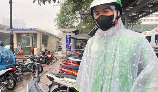 Giá xăng tăng, tài xế xe dịch vụ thêm nỗi lo mưu sinh