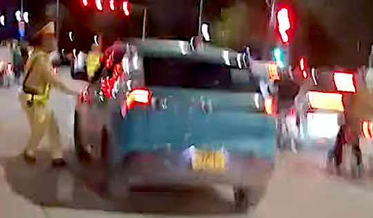 Hà Nội: Tài xế taxi có cồn vượt khung, không chịu ký biên bản đối mặt mức phạt nào?