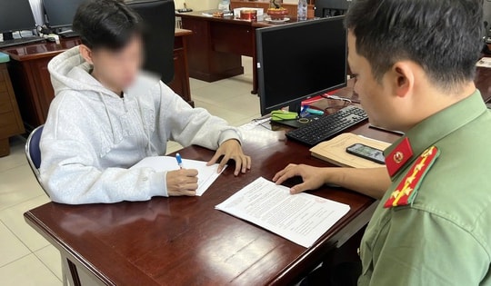 Đăng tải clip quay lén và rao bán phim 'Thỏ ơi!!' trên mạng, nam thanh niên bị xử phạt