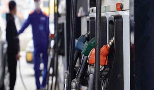 Tăng cường kiểm soát tình trạng người dân một số nước sang Việt Nam mua xăng dầu