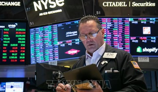 Phố Wall đảo chiều sau tuyên bố của Tổng thống Mỹ