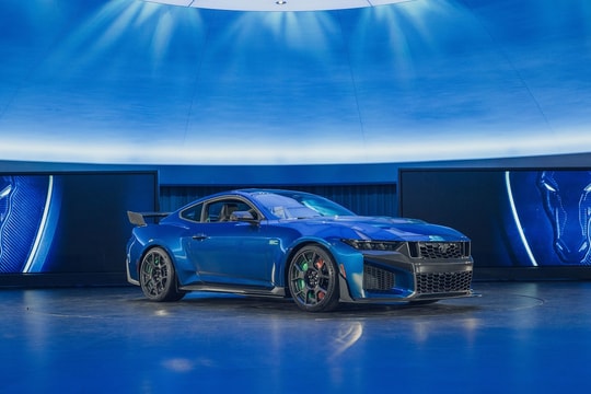 Ford hé lộ giá Mustang Dark Horse SC, cạnh tranh với Corvette và Porsche