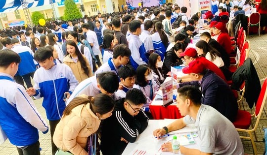 Nỗi lo học phí tăng cao và bài toán tự chủ đại học 2026