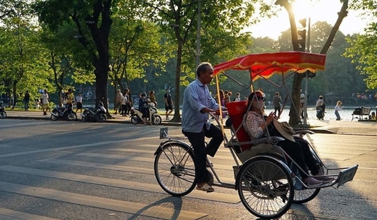 Miền Bắc hửng nắng, tăng nhiệt mạnh trước khi đón không khí lạnh tăng cường