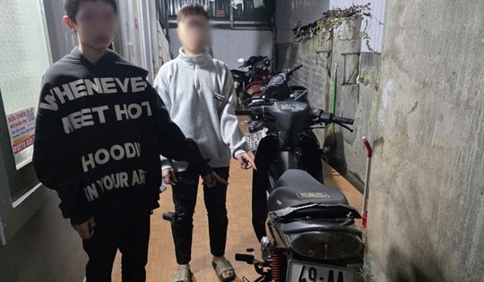 3 thanh thiếu niên bị bắt khi đang trộm xe máy của học sinh